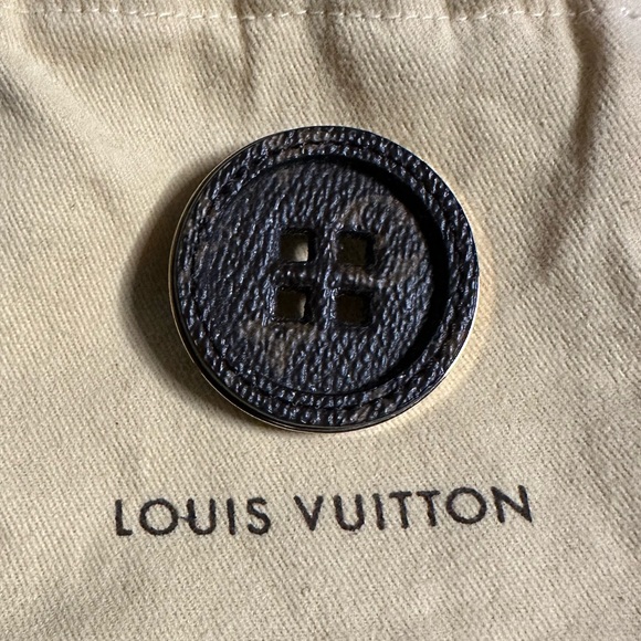 Louis Vuitton Monogram Button Pin-Authentic - Picture 1 of 5